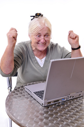 Senioren mit Spaß am Computer
